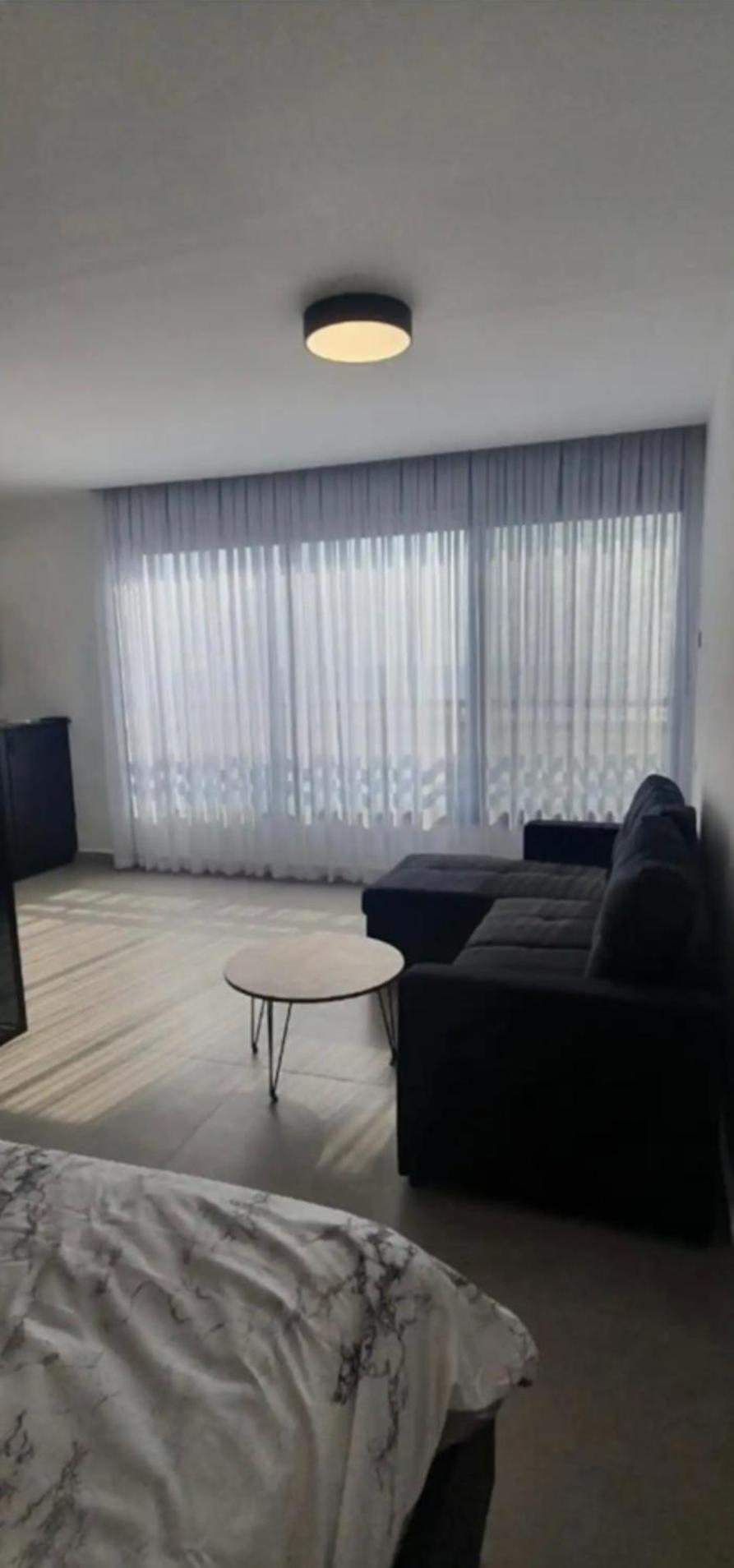 Апартаменты Ryo 11 דירת נופש חדשה על חוף הים נוף לים Бат-Ям Экстерьер фото